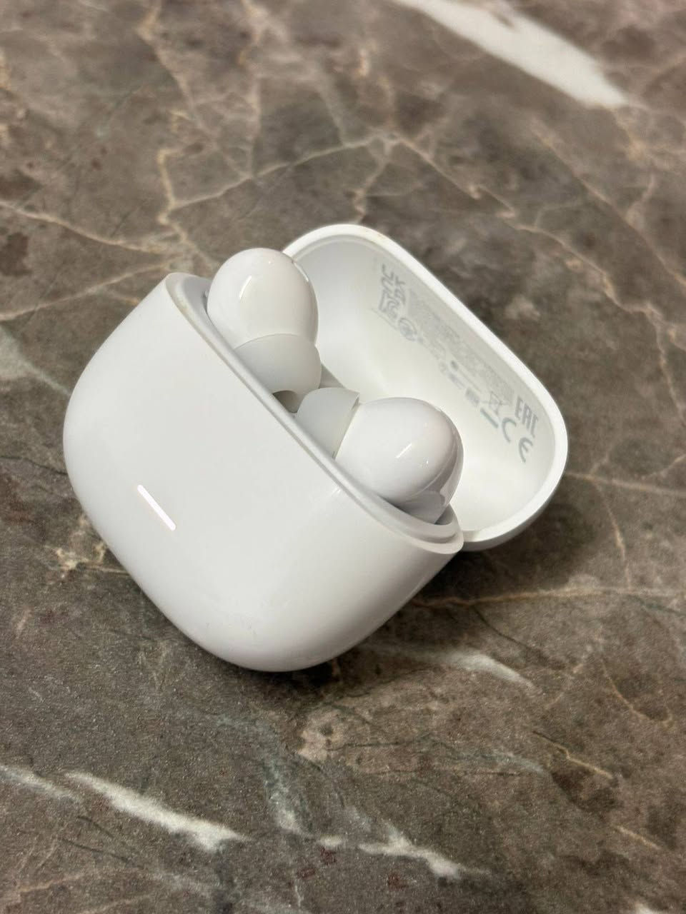متوفره سماعات ريدمي Redmi Buds 6 lite ب 25 الف مع التوصيل استخدام بسيط جدا نظافة 100/10

تتميز بخاصية إلغاء الضوضاء النشط (ANC) بعمق يصل إلى 40 ديسيبل. 

عمر البطارية يصل إلى 7 ساعات من تشغيل الموسيقى بشحنة واحدة، و38 ساعة إجمالاً مع علبة الشحن. 

تحتوي على مشغل ديناميكي من التيتانيوم مقاس 12.4 ملم. 

ميكروفون مزدوج مع تقنية تقليل الضوضاء بالذكاء الاصطناعي للمكالمات الواضحة. 

تدعم اتصال بلوتوث


**إذا كنت صاحب هذا الإعلان وتريد حذفه لأي سبب، رجاءا أرسل رسالة إلى الدعم الفني**