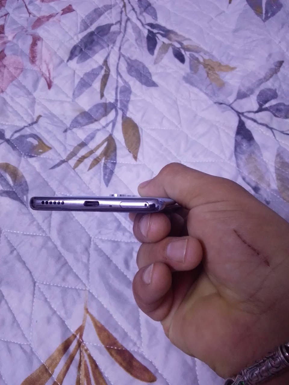 سلام عليكم
عندي مبايل للبيع تكنو كامون ٤٠ برو 5g
الجهاز مكفول ما مبدل بي اي شي
نظافه 100٪ ملحقات كامله
العنوان مدينه الصدر  
سعر 300
***********
