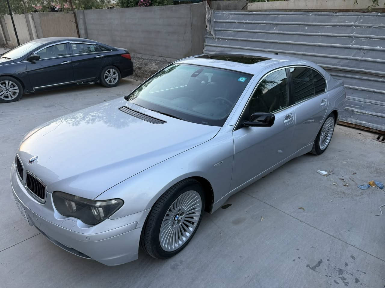 السلام عليكم 
باخره 2001 745i  V8 
صبغ عام بدون ضربه
كير مكينه بالشرط 
فول مواصفات 
بوب شفط 
فتحه بالسقف 
كشنات هيتر 
ستيرن كهرباء 
دمام جوه الكشن ذ
سيدير جنجر 
بردات 
لايت زينون 
جنطه شفط 
&السيارة بيهه ABS حساس واكف 
داخلهه يحتاج ترتيب 
السايد بريك عاطل 
السيارة بأسمي شرط التحويل السنويه 2031 جديده هزه جديده 
السعر 88 بيهه مجال كلش قليل حك جيتك 
المكان كركوك ***********
