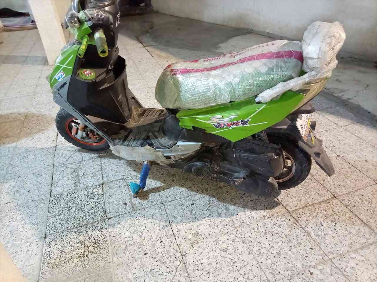 دراجه للبيع شغاله السعر 300 وبيها مجال التواصل على رقم ***********
