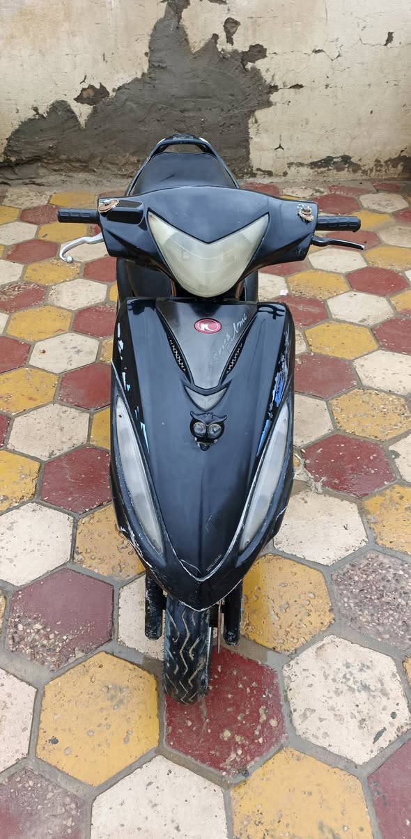 السلام عليكم درجة جي فور
دراجه كهربائية كلها شغاله 
دراجه مفتوحه 
السعره   (350)
 وبيه مجال  
المكان ناصريه مركز 
***********
