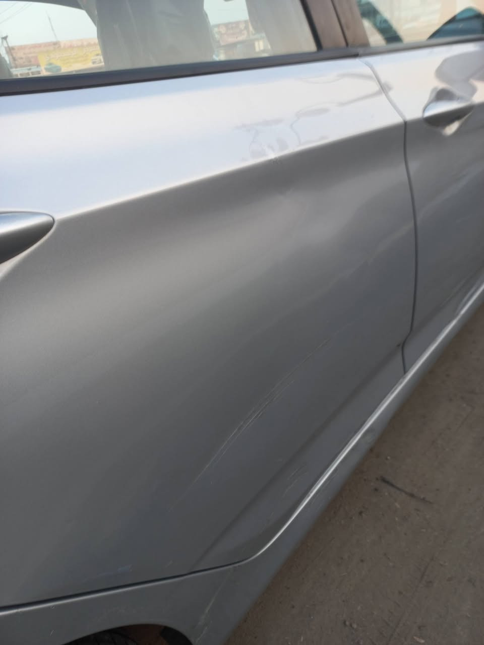 سلام عليكم
اكسنت 2016 امريكي 
كير محرك مكفول لا تنقيص ولا تبخير
صدر امامي خلفي مكفول 
تدفئه تبريد مكفول 
تخم تاير جديد 
حادثه فقط بنيد مبدل 
باقي السياره ليبل.واحد 
السياره غرفته جديده
ماشيه 84 حقيقي
رقم بغداد الجديد بسمي شرط التحويل 
مكاني بغداد الدوره او البلديات 
السعر 97 وبيه مجال بسيط 
رقم الهاتف ***********
