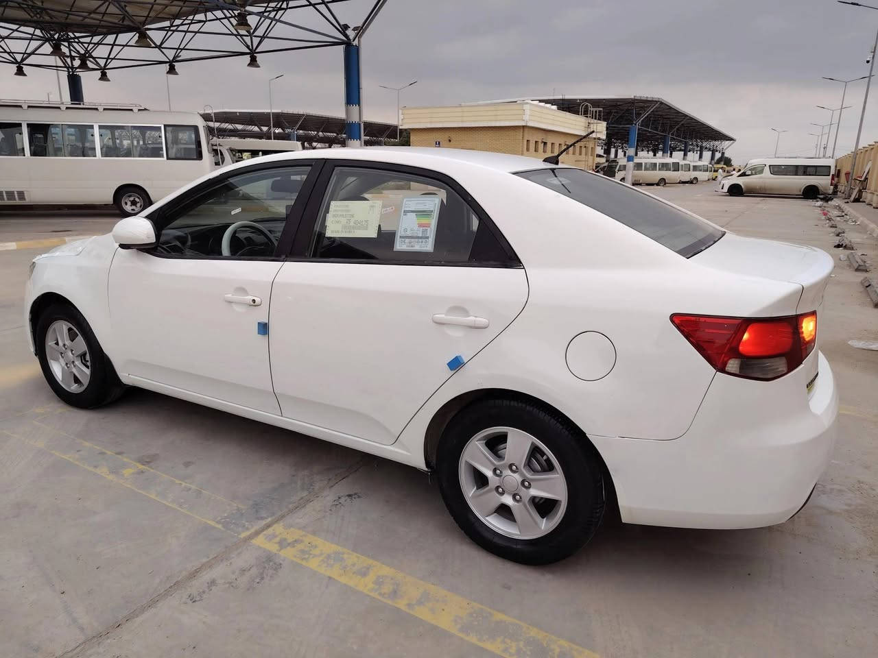 السلام عليكم
سيراتو خليجي مكفوله من الضربه والتبديل والصبغ ماعد رش الباب الخلفي تجميل والباقي كفاله عامه

رقم بصره مشروع وطني تحويل مباشر

محرك 1600كفاله مامفتوح سياره جاهزه وجديده كير ومحرك وحداديه وتبريد تخم تاير جديد

السعر (94) مكان السياره ناصريه مركز
رقم الهاتف ***********
