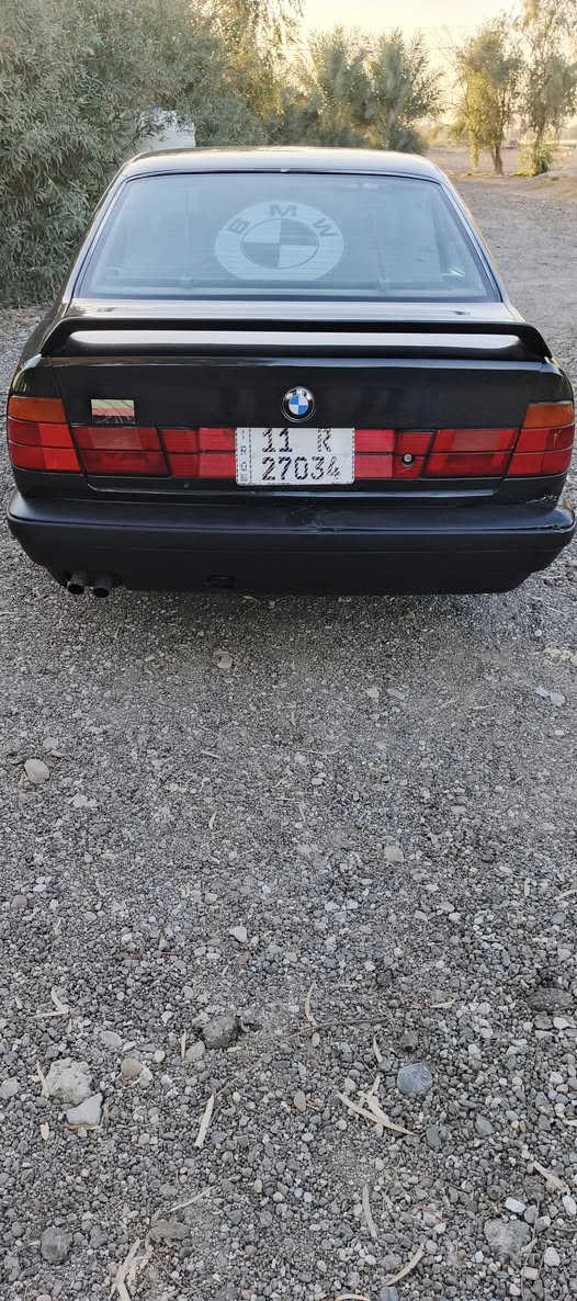 بي ام 525 اوتوماتيك .
كير ومحرك خير من الله مكفولات 
تبريد ثلج .كهربائيات كلهه شغاله وضع وشركه 
تخم تاير ويل خليه 
بسمي السياره تحويل مباشر ثاني يوم رقم بغداد انكليزي 
السياره نضيفه حيل تجي وشوف بعينك 
مصبوغه عام جماليه عدا القماره 
سنويه حد 28 هزه جديده 
السعر 60 وبيهه مجال حك الجيه شي قليل 
 العنوان بابل 
***********
***********
