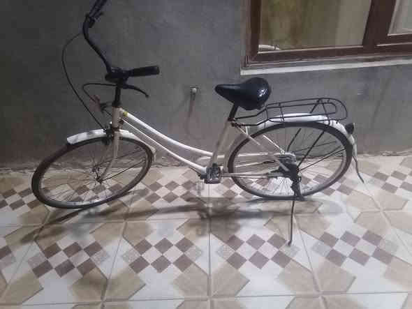 بايسكلين باله كلش نضيفات للبيع الأبيض حجم ٢٦ سعر ٨٠الف الأحمر حجم ٢٠ سعره ٤٥الف ***********
