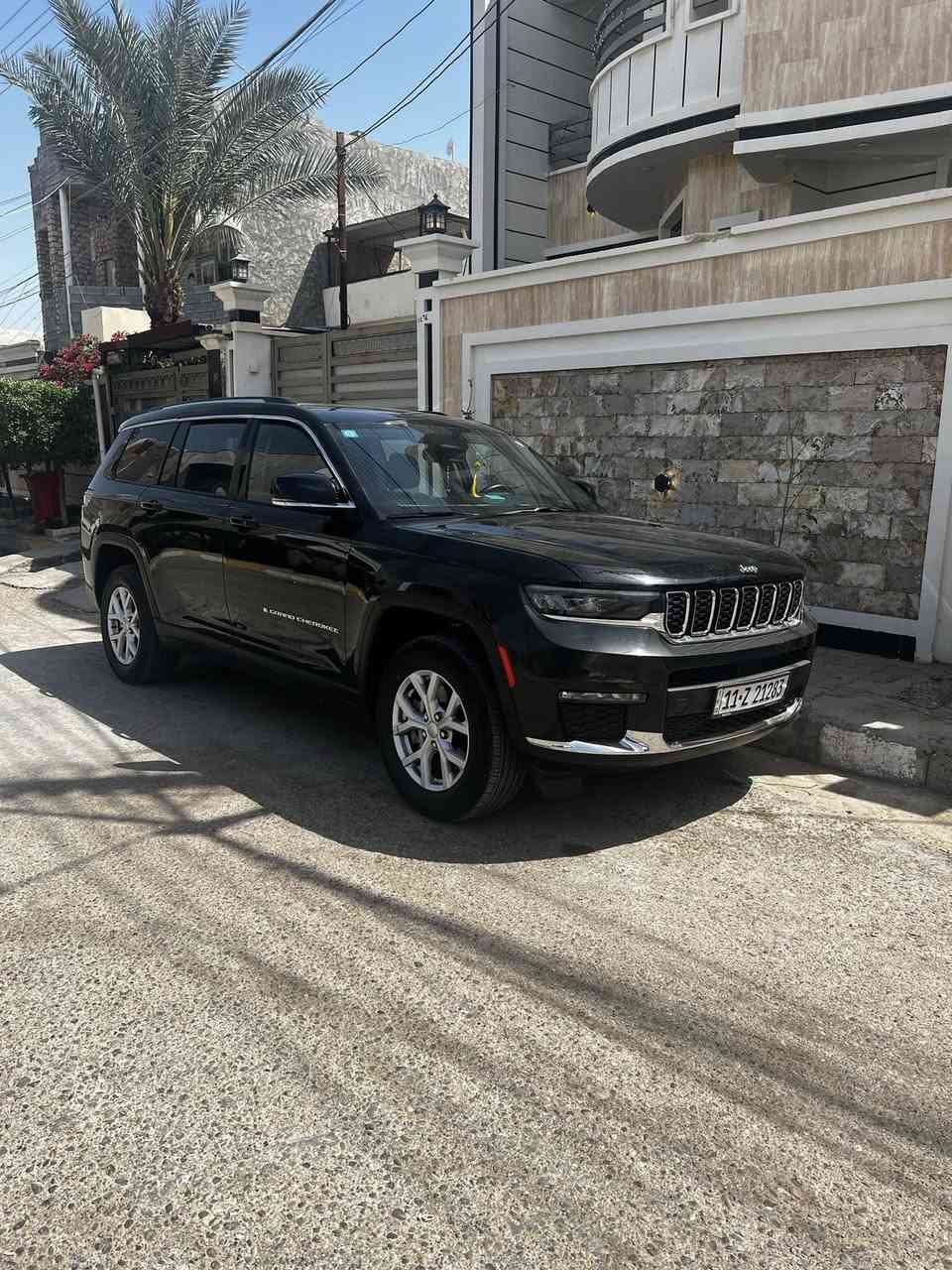 جيب شيروكي موديل 2022 لمتدد رقم بغدادبسمي
حادثها بس خشم البنيد مثل ماموضح بلصوره بدون صبغ  بدون ايربك

فول عدا الفتحه كشنات جلد سياحي منفصل 

رقم تلفوني ***********
