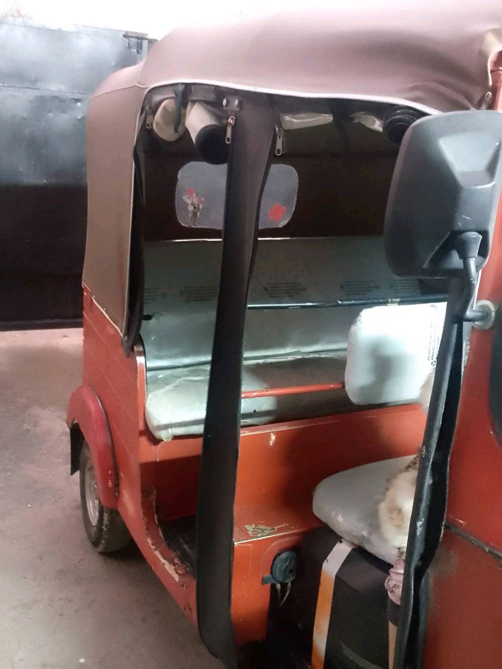 سلام عليكم
تك تك للبيع موديل 17 شهر 12 مكينه 20 مكينه لا تنقص لا تبخر مقفوله من معجون وصبغ مكان أبو غريب حي شهداء سعر 4 وبيها مجال
