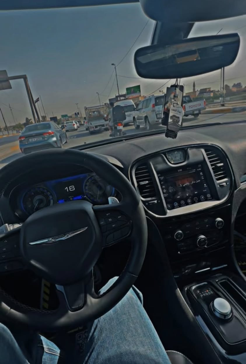 السلام عليكم 
كرايسلر S 2023  رقم بغداد باسمي 
السيارة بعدها بوضع الزيرو ماشيه 11 الف ميل 
المواصفات فول 1/1 
بانوراما 
سماعات الباين 
دمام خلفي 
محرك 3600 
تو ويل 
حساس امامي خلفي 
لايتات زينون
ماسحات اوتو 
رادارات جانبية 
اشاير مري 
نقطه عمياء 
كراسي جلد 
كراسي كهرباء
انظمة قيادة 
شفتات ستيراً 
السيارة حادثة جاملغ مبدل نفس لون بدون صبغ حادثة كلش حلو وبدون ايرباك وبدون دواخل 
واذا تحب ادزلك صور الحادث راسلني خاص 
للاستفسار : ***********
