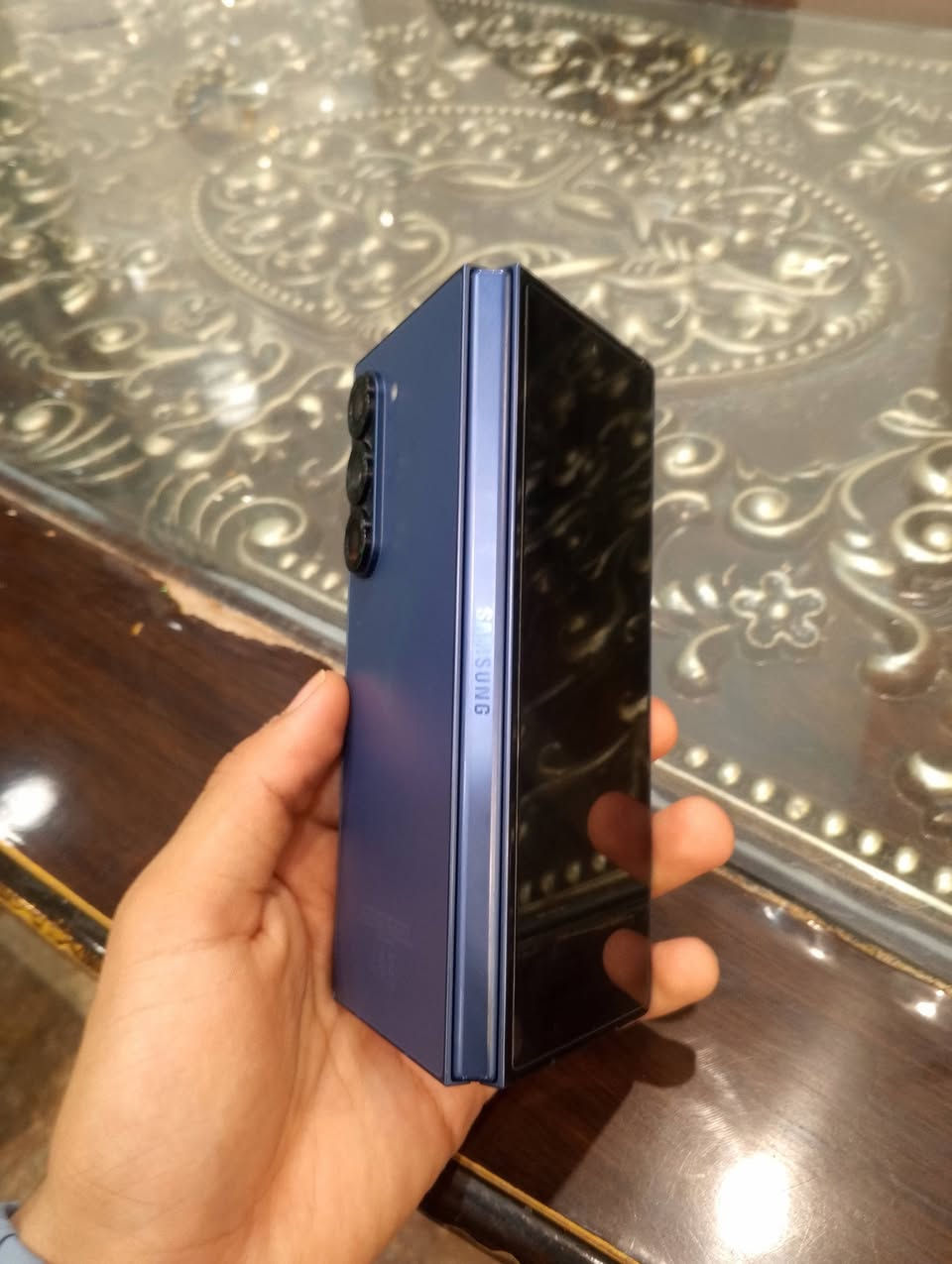 جهاز سامسونج جالاكسي Z فولد 6 .مع معدل تحديث 120 هرتز (داخلية 7.6 بوصة وخارجية 6.3 بوصة)، ومعالج Snapdragon 8 Gen 3، وكاميرا خلفية ثلاثية قوية (50MP+12MP+10MP)، وبطارية 4400mAh، مع دعم تقنيات الذكاء الاصطناعي المتقدمة مثل Galaxy AI، ومقاومة للماء IPX8،  

للاتصال على الرقم الموجود  ***********

المكان النجف الاشرف المناذره
