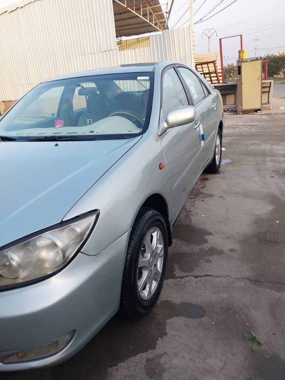 السلام عليكم 
كامري  خليجي 
مديل 2004
رقم بغداد انكليزي بسمي 
مصبوغه عام رش جماليه بدون ضربه 
حجم المكينه 2400 مكفوله لا تنقيص ولا تبخير 
شاشه وكامره  وتخم تاير جديد  
تبريد شرط ثلج 
العنوان صلاح الدين قضاء بلد 
السيارة عارضهه ب ٨٨ وبيهه مجال قليل
***********
