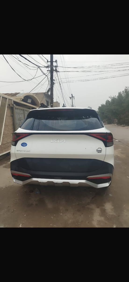 كيا سبورتج وارد حادثها كما في صور تبديل باب خلف السائق ابلادي وباب سائق مصبوغ
بدون دواخل 
بدون ايرباك 
ماشية ٩ الف 
فول موصفات 
بانورما 
بصمه 
كشنات جلد وكهرباء 
تدفئه
ويل كب
شاشه دجتال
شاحنه لاسلكي
محرك 2500 
سياره جديدة
بدون ارقام 
عارضها 210 وبيها مجال
لاستفسار 
***********
