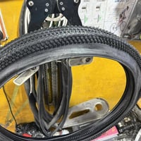 تايرات كيندا • ٢٧.٥×٢.١٠ • موصل أيمن