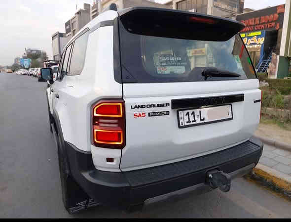 السلام عليكم 
برادو 2024 فيرست ادشن (الفئه الجبليه) فوول ١/١
ضمان شركه ساز 
رقم بغداد باسمي 
ماشيه ١٥ الف كليومتر حاله الزيرو
***********
داخل قرميدي 
فتحه سقف (سلايد) 
جنطه كهرباء 
رادار امامي خلفي 
تحديد مسار 
كشنات تدفئه تبريد 
كشن كهربائي 
هوك خلفي
توقف ذاتي 
سايد بريك دكمه واتوهولد
حساس امامي خلفي 

واقيات فيرست ادشن النسخه المميزه 
والسياره كلها مختمه فيرست ادشن 
ومكفوله من كلشي صبغ بارد شخط رصعه جديده جدا بعدها وضع زيرو 
السعر 528
***********
