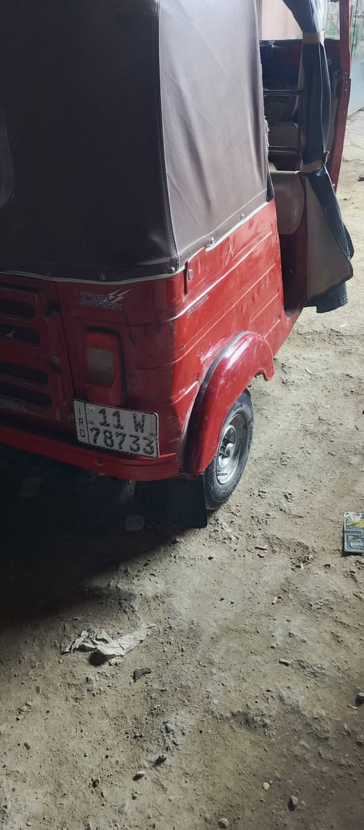 البيع موديل 18شهر11الوحات نكليزي المكان حي النصر السعر 4800التكتك اخت الجديده وربع ما ذب عليه كبل الشارع ***********
