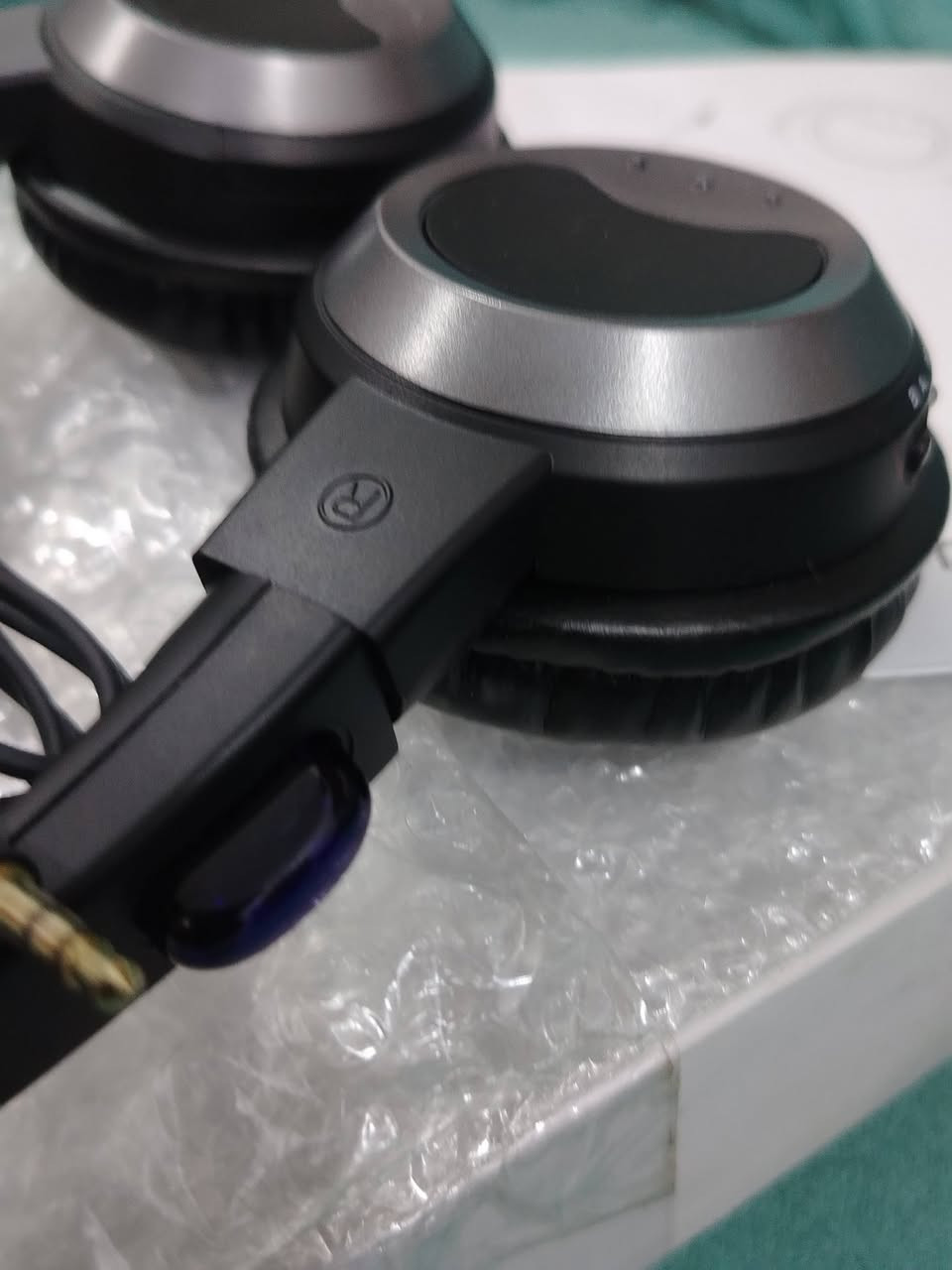 السلام عليكم ورحمة الله وبركاته
للبيع سماعات لكزس يرهمن من ١٦-٢١ وحتى الكارتون والحجرات وياهن ونسبة نضافتهن 100 ٪؜ 

السعر ب ١٣٠ الف وبيهن مجال  بكاني بصره ابو الخصيب الستفسار عله ***********
