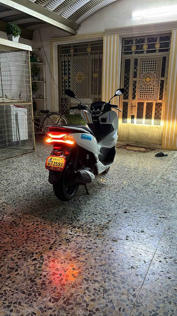 ‏سلام عليكم دراجة pcxجيل الثالث ياباني وارد كوري بصمتين للبيع دراجة كفالة العامة أي نقص مابيه تخم تاير بريكات جداد كهربائيات كلها شغالة حساس ازدحام استان كهربائي مكينة مكفولة تبخير تنقيص  ما أبيه بس كفرات بيها ملاحظات بسيطة مكان بغداد بلديات***********
