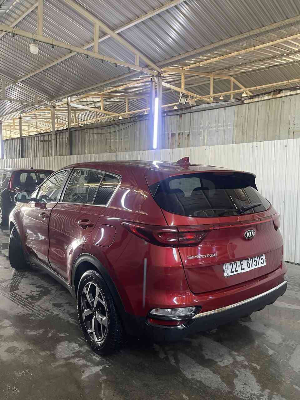 السلام عليكم كيا سبورتج 2021 وارد أمريكي رقم أربيل الدولي تحويل ثاني يوم حادثها موضح بالصور صبغ جاملغات فقط نص فول محرك كير تبريد صدر أي نقص مبيها للبيع فقط للاستفسار *********** غير متواجد عالنت الشراي  يتصل مكان السيارة بغداد
