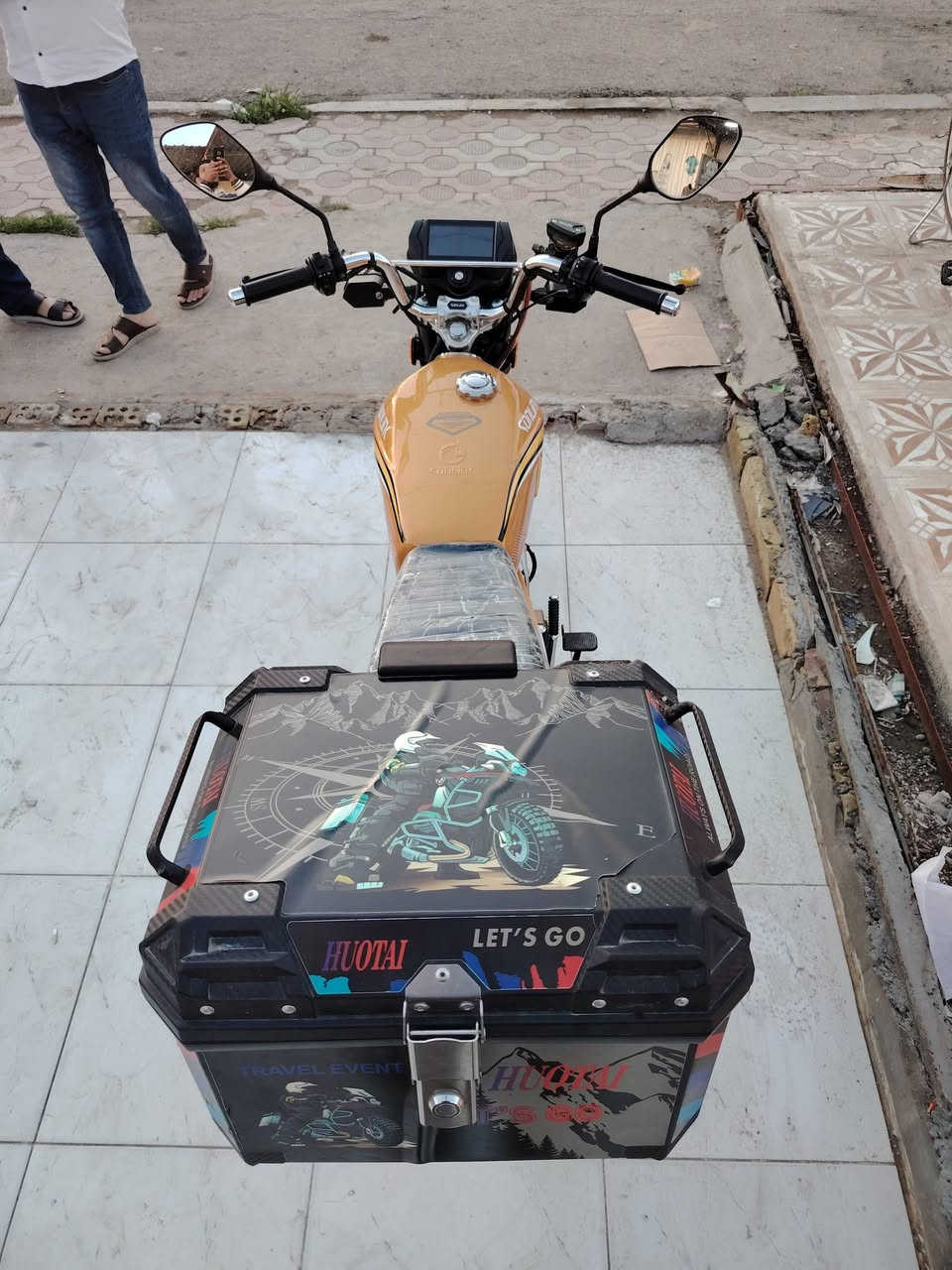 السلام عليكم مكلف بالنشر

 دراجة للبيع 
ايراني سيلف وهندر شركة سون لنك sonlink 
المحرك 200 مامفتوح مكفولة كفالة عامة منفيست ومكاتبة 

نظافة مثل ماموجود بالصور اتحب تعال كلب وشوف 

ملاحظة/مكلف بالنشر لطفا وهذا رقم صاحب الدراجة 
***********
ديالى /خان بني سعد
@إشارة
