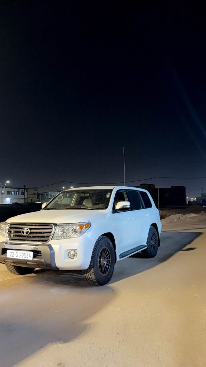 لاندكروز كاز  2010 مصفحه ومفتوح تصفيحها 
رقم اربيل  هزه جديده  وسنويه لل2030 
 سياره كامله مكمله تبريد حداده تخم تاير ويل برايد منضومه زنون كامله غرفه جديده كامله دشبول كشنات  السياره كامله بدون نواقص 

***********
سعر 230 وبيها مجال بسيط البصرة, العراق
