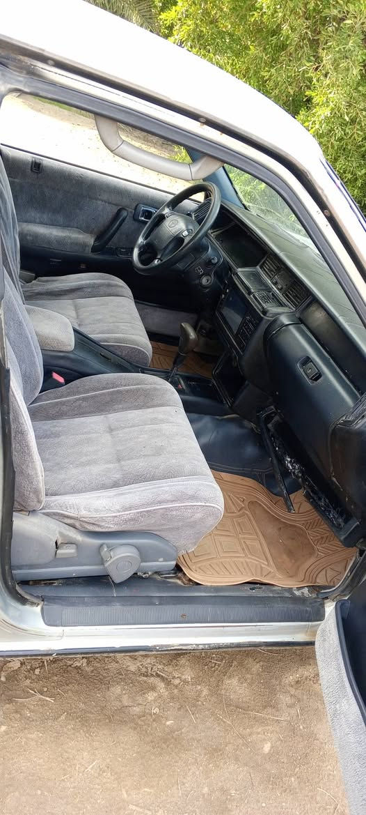 السلام عليكم كراون موديل 93 مقفوله كفاله عامه مكان ناصريه مركز باسمي السنويه السعر 70 رقم الهاتف ***********
