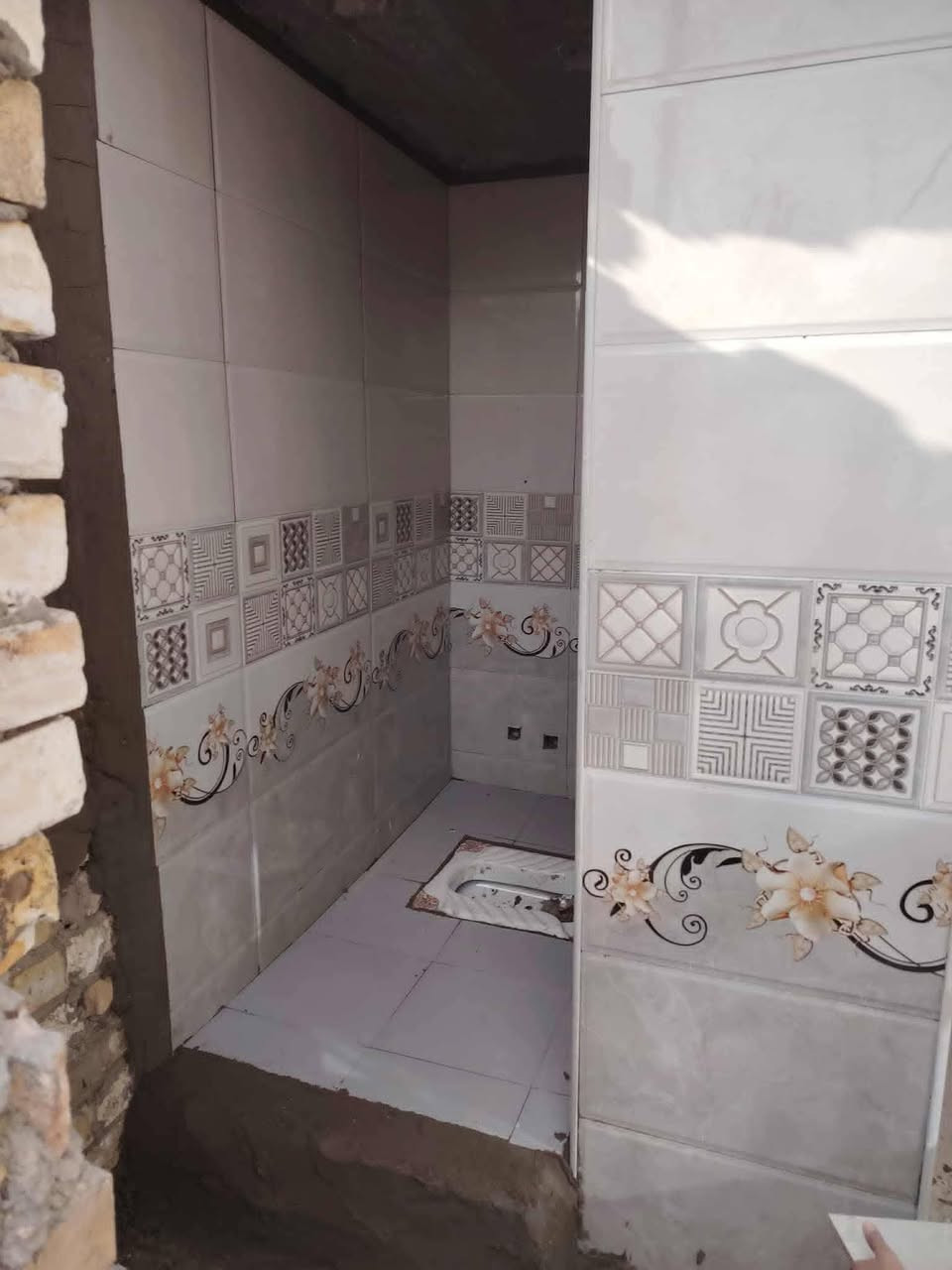 السلام عليكم خلفه سيراميك جدران ورضيه بأنواعه ستلام مهندس رضيه وجدران بأنواعه ستلام مهندس ***********
