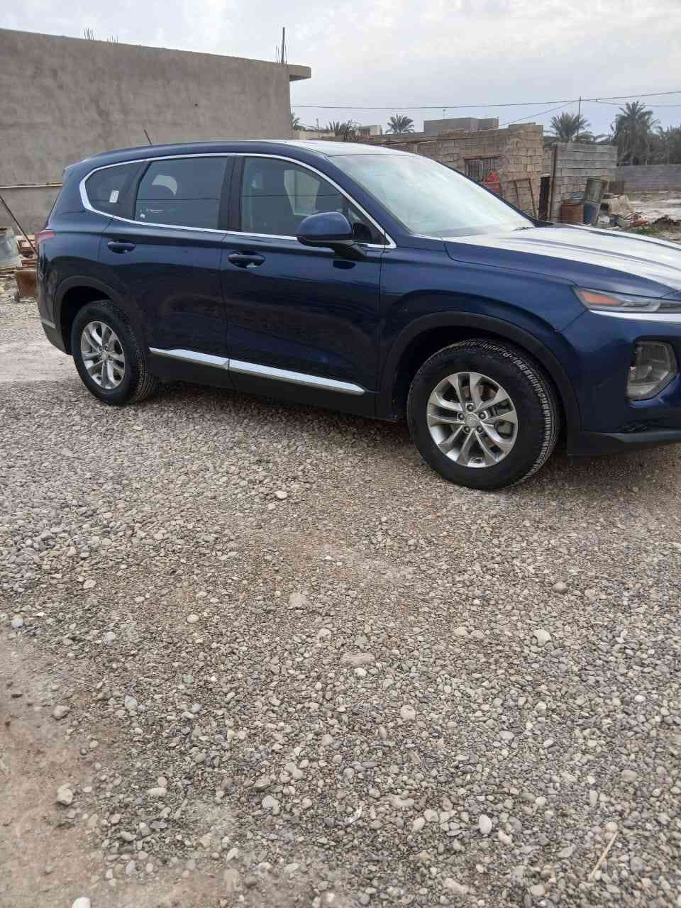 السلام عليكم رمضان كريم على الجميع سنتافي موديل ١٩ بسمي مكينه٢٤٠٠ تبريد تخم تاير السياره جديده مابيه اي نقص بيه قطعتين صبغ السعر ١٥٠ وبيه مجال للطيبين ***********
