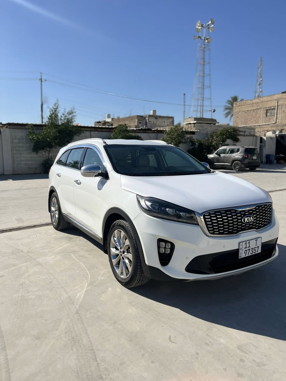 ‏السلام عليكم
‏سورنتو 18 شكل ال 20  مكفولة عدا فقط بارد بالجاملغ الخلفي كد شبر 
‏ماشية 82 ألف حقيقي 
‏رقم بغداد 
‏بصمة تشغيل عدد (2) 
‏بصمة أبواب 
‏بردات خلفية 
‏كشنات جلد
‏الكراسي الأمامي كهرباء 
‏الصندوق كهرباء 
‏اشاير بالمري 
‏مري شفط
‏7 راكب 
‏3 قطع تبريد 
‏السيارة مكفولة محافظة ديالى بعقوبة  
‏السعر 250  
‏للاتصال ***********
