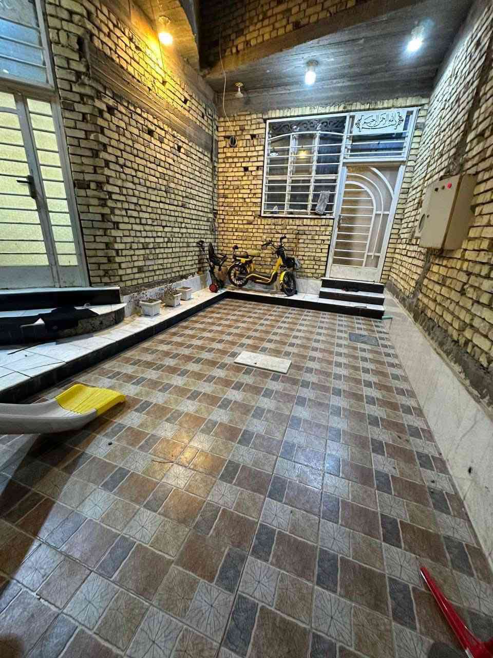 للبيع ✨
————
يعلن مكتب عقارات ابو انوار عن وجود دار طابقين للبيع منطقة التحسينيه مساحة 200 متر طابقين بناء 2020 وهو عباره عن 5 غرف منام وصالتين ومطبخ وصحيات وكراج  السعر المطلوب 
( 450 ) 
الاستفسار 
تصال على رقم هاتف
 *********** / عنوان لمكتب حي زهراء يم مستشفى نفط عقارات ابو انور 
————————————————
ملاحظة / لجميع زبائن عقارات ابو انور يتوفر جميع انواع العقار تجاري وسكني ويتوفر بنايات تجارية ومميز وبسعر معقول بوارد مميز جدا لبيع وايجار / يتوفر بيوت وشقق محلات طوابق مفتوحة لايجار ولبيع كذالك 
.
.
نستقبل جميع عروضكم عقارية لبيع وايجار
