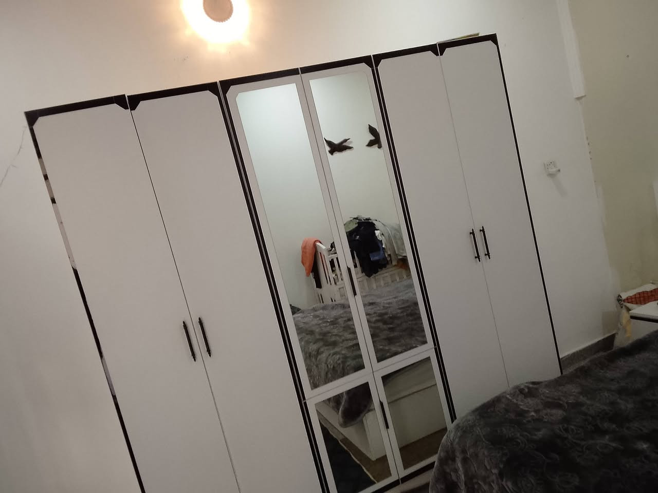 غرفه نوم ٦ قطع جديده
ماخذتها صار ٨  اشهر اي خلل مابيها ولا اضرار 
تتكون من 
كنتور 
ميز مرايا 
كومدي ٢
جربايه 
طابوريه 
مكلوبه الغرفه لان دحول اغراضي يعني المشتري يجي يشوفها مشدوده يفتحها وياخذها 
اريدها ب٦٥٠  وبيها مجال


**إذا كنت صاحب هذا الإعلان وتريد حذفه لأي سبب، رجاءا أرسل رسالة إلى الدعم الفني**