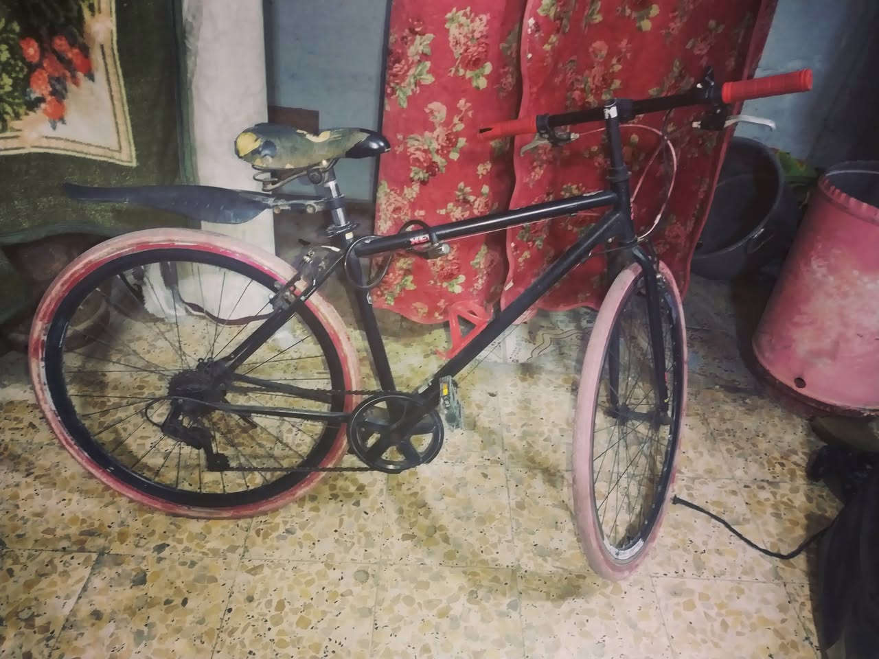 بيسكلات اثنين C700 حجم 27 ياباني  السعر للواحد 55الف ***********
