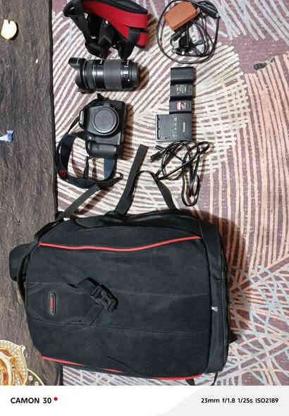 لسلام عليكم إخوان 🌹
عندي كاميرا للبيع، بصراحة ما أعرف نظامها لأن إجتني هدية وكانت بجنب الطقم وما مستخدمها نهائياً.

🔋 الحالة: متوازي عليها
💰 السعر: 550
📞 للتواصل واتساب: ***********
