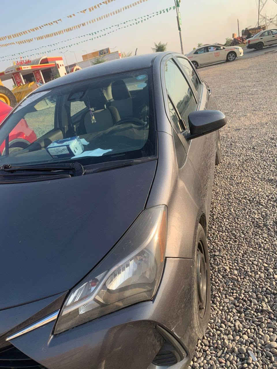 تۆیۆتا یارس 2019 LE
چوار جام کارەبای
کوشین هیتەر
کامێرە 
شاشە گەورە
راداری پێشی و خەتی جادەی
عەساسی دواوە
تەعدیل سورعە
زۆر مواسەفاتی دی تێدایە 
سەیارەکە زۆر پاکە بێ کێشەیە
بەشەرتی غەرامە 
سەیارەکە 98هەزار کیلۆمەتر ڕۆشتوە
یەک چاملغی لای سایەق سبوغە بێ داخلی 
شوێن هەولێر
ژمارە مۆبایل *********** وەتس ئەپی لەسەرە
نرخی 114 مەجالەکی کەمی تێدایە أربيل, العراق
