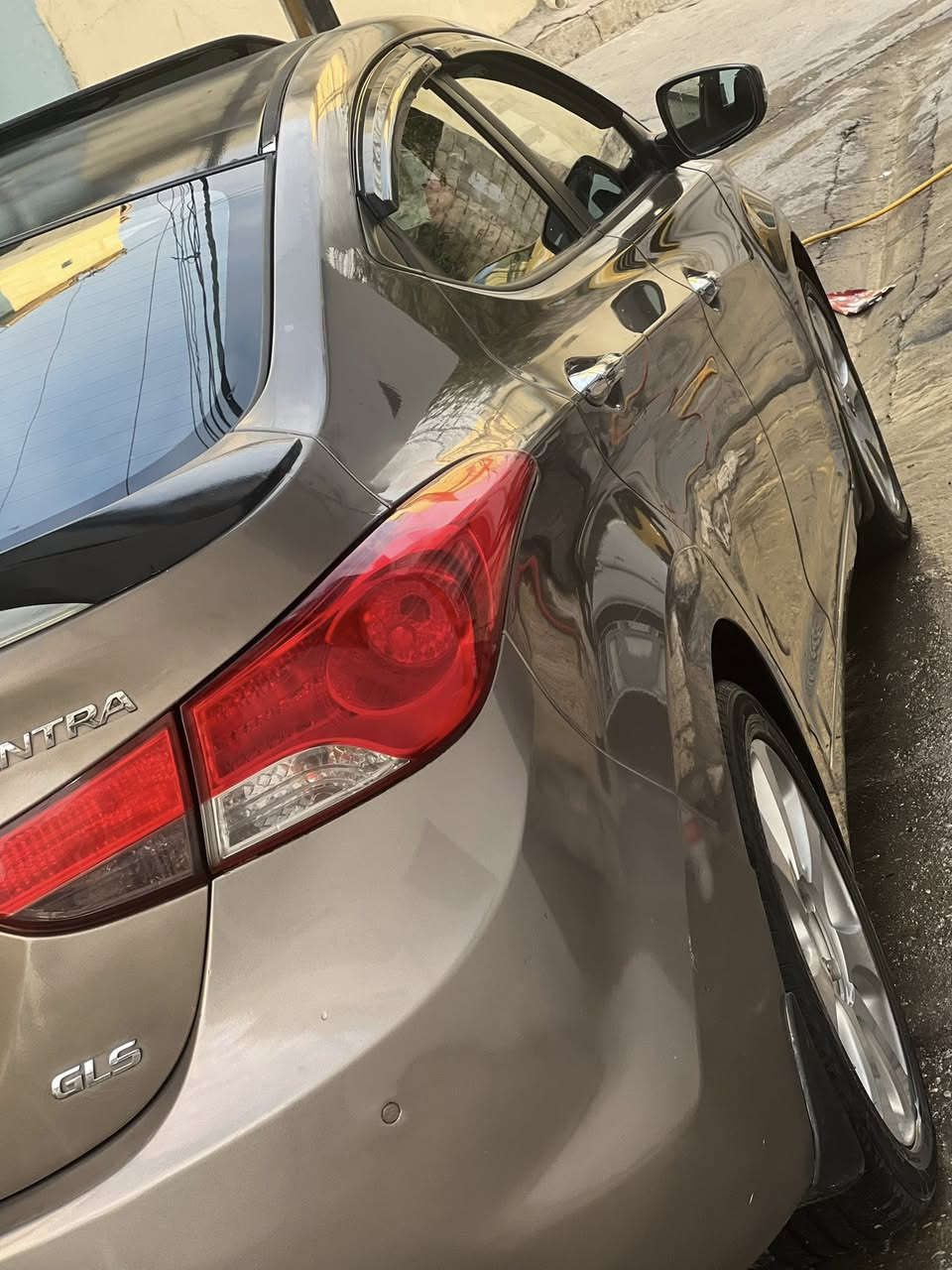 سياره النترا 2012 فول موصفات بصمه وبواب بصمه كير  شرط  محرك 18شرط سياره بيها أربعا قطع صبغ فقط بدون ضرر  جدد سنويا وهزا سياره بسمي***********(***********
