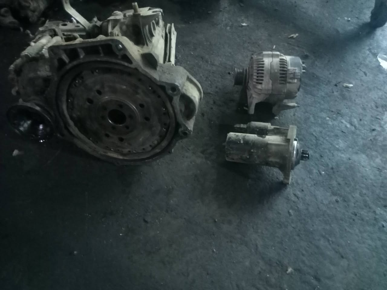 السلام عليكم كير كامل مع العينه والصينية والفلاوين ودينمو وسلف شرط الشغل شيري كوين عنوان بغداد الحسينية الراشديه ***********السعر. 125الف
