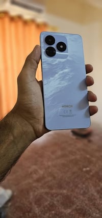 هونر x5c مستخدم اقل شهر والله وغراض كاملة شاحن مامفتوحة + كارتونه + حا...