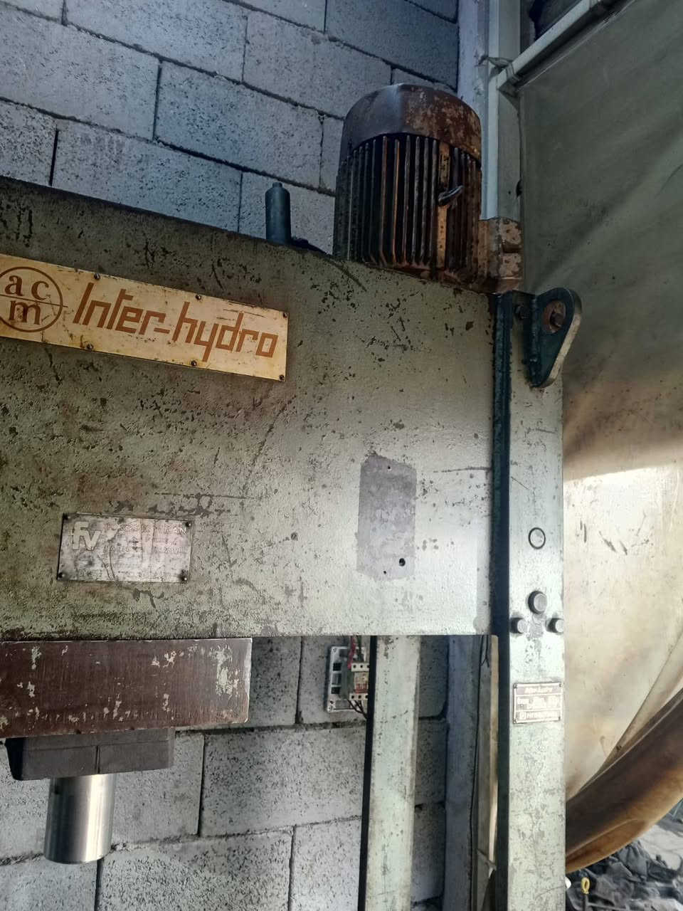 بريس بلادي 80 طن كهربائي السعر 5 ملايين رقم ***********
