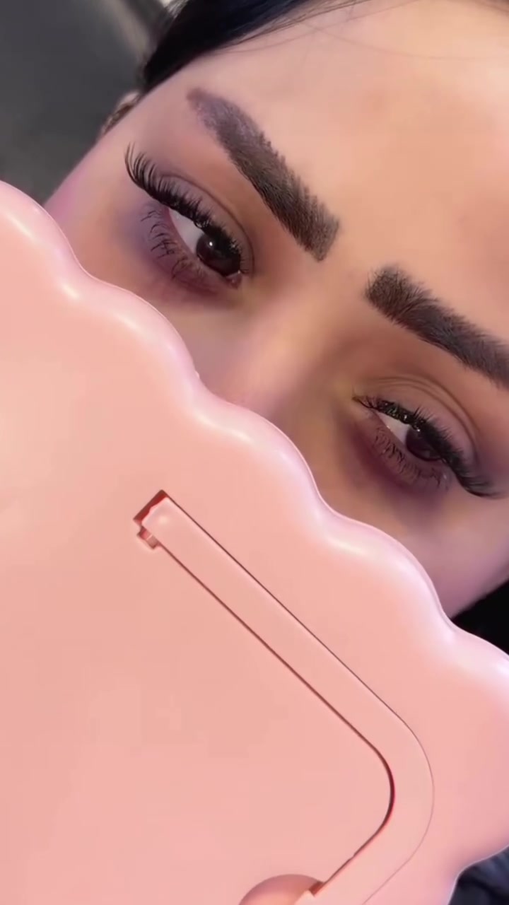 رموش شهريه حسب طلب العنوان كربلاء الحسينيه قرب مدرسه سامراء للتواصل ***********
