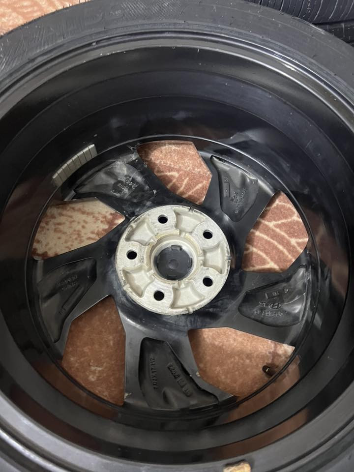 ويلكب النترا حجم 17 بلاد مكفول (فقط بيع)
تايرات جدد رايده ب 500 وبيه مجال الشراي بيه خير ويدلل 

مكاني حله وهذا رقمي 
***********
0771 144 8114
