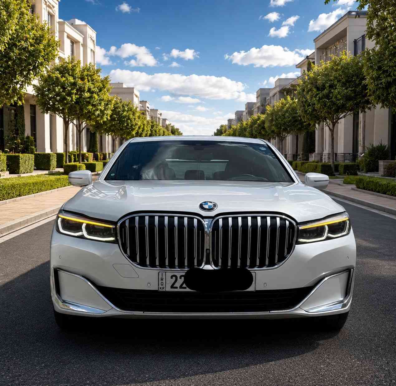 من رخصة الادمن المحترم والاعضاء الكرام  

موقع السياره اربيل 
مواصفات فول للاخير 2022 حجم i740 مميزة جدا 
ابيض صدفي 
كلين تاتيل 
بدون قطرة صبغ شرط الفحص سونرها  
موجود ايضا من ارقى السونرات المعتمدة في اربيل 

أرقى وأفخم نسخة تقدمها شركة
 BMW
  من حيث التخصيص وتفاصيل كثيرة جدا  من الفخامة الداخلية والخارجية والتفاصيل الكثيرة 

 الحجم الرئاسي BMW 740 – موديل 2022
ماشيه فقط 50 m  
محرك V6  3.0 توين باور توربو 
بانزين ارغب محرك بيها 

محرك جبار ماشاء الله من ناحية النعومة والسحب وبنفس الوقت اقتصادي
‎
المواصفات:
ViP باب طويل خلفي يعني رئاسي 
‎فول مواصفات 1/1
بانوراما 
‎رادار امامي وجانبي وخلفي  لمسافة الطريق
‎داخلية لون احمر مبدل كامل بسعر 38 ورقة والوصل موجود ضمان 5 سنوات نفس البلادي واجمل جدا  شي فاخر 
جميع الابواب والصندوك شفط ‎
كوشنات ديزاينو
جميع الكراسي مساج هيتر وتبريد وخزن وضعيات 
‎خمس كاميرات
مع نضام ركن الية وقيادة ذاتية 
‎نظام داتا شو مقابل السايق 
بردات ابواب كهرباء 
‎حساسات 360 درجة ،
شغال عن بعد 
‎بصمة إلكترونية
‎لايتات زينون متحركة مع ستيرن
‎مرايات رادار
‎ويل حجم 20 إنج بلادي
‎بانوراما
اللوان متغير جميعها الداخلية 

انظمة قيادة سبورت وجبلي وايكو 
اقتصادي وكثير جدا من الانظمة
‎تحكم ستيرن فوليوم
 

‎نظام Auto Stop
‎إنارة داخلية 10 ألوان LED
‎نظام تعليق هيدروليك (الجگات تصعد وتنزل)
شاحن واير ليس 
يعني مليانه مواصفات للاخير بيها بعد هواي ناسي اذكرهن 

السياره للامانه ترايها كأنما صفر من جميع النواحي 

‎الحالة:

‎السيارة حادثها بسيط تعتبر كلين تايتل صور امريكا موجودة ايضا مقدار ٤ اصابع بارد لاغير بقية السيارة برغي ممفتوح بيها من محرك الى كافة التفاصيل استخدام شخصي داخل اربيل فقط  موجودة
نصبة السيارة ووضعه جدا جدا حلوه للامانه من داخل وخارج وباقي التفاصيل الاخرى 

448 ورقه ومجال بسيط للشراي 

‎الموقع: اربيل 
‎للتواصل:
***********
متوفر فديو كامل لكافة تفاصيل السيارة على واتساب مع سونار مع صور امريكا 

تحويل مباشر باسم المشتري
