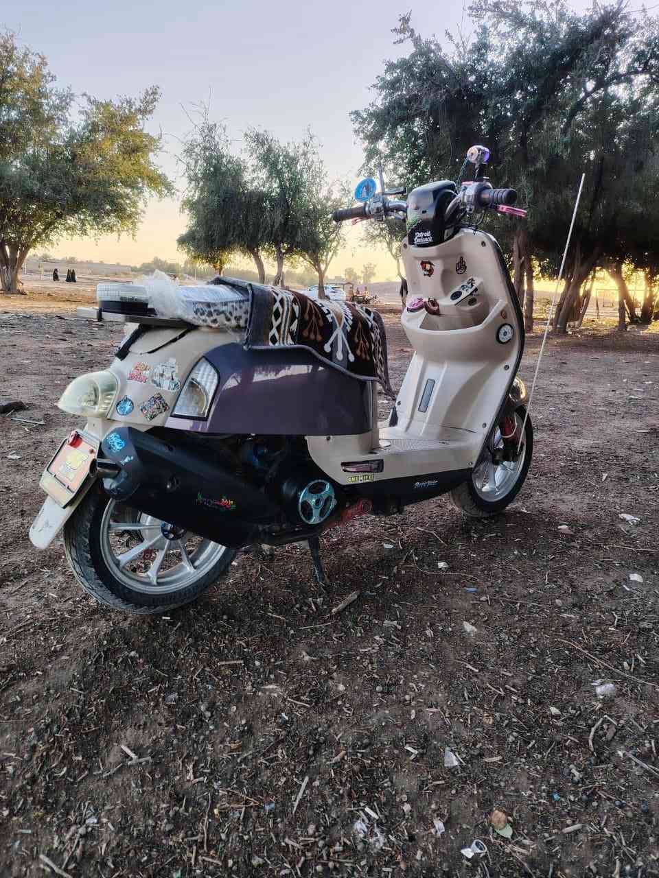 السلام عليكم ماكس بوليس للبيع الدراجه ما يحتاج اكتبلي كليشه عليها الدراجه كدامك مزوعه تزويد 

لاستفسار : ***********
