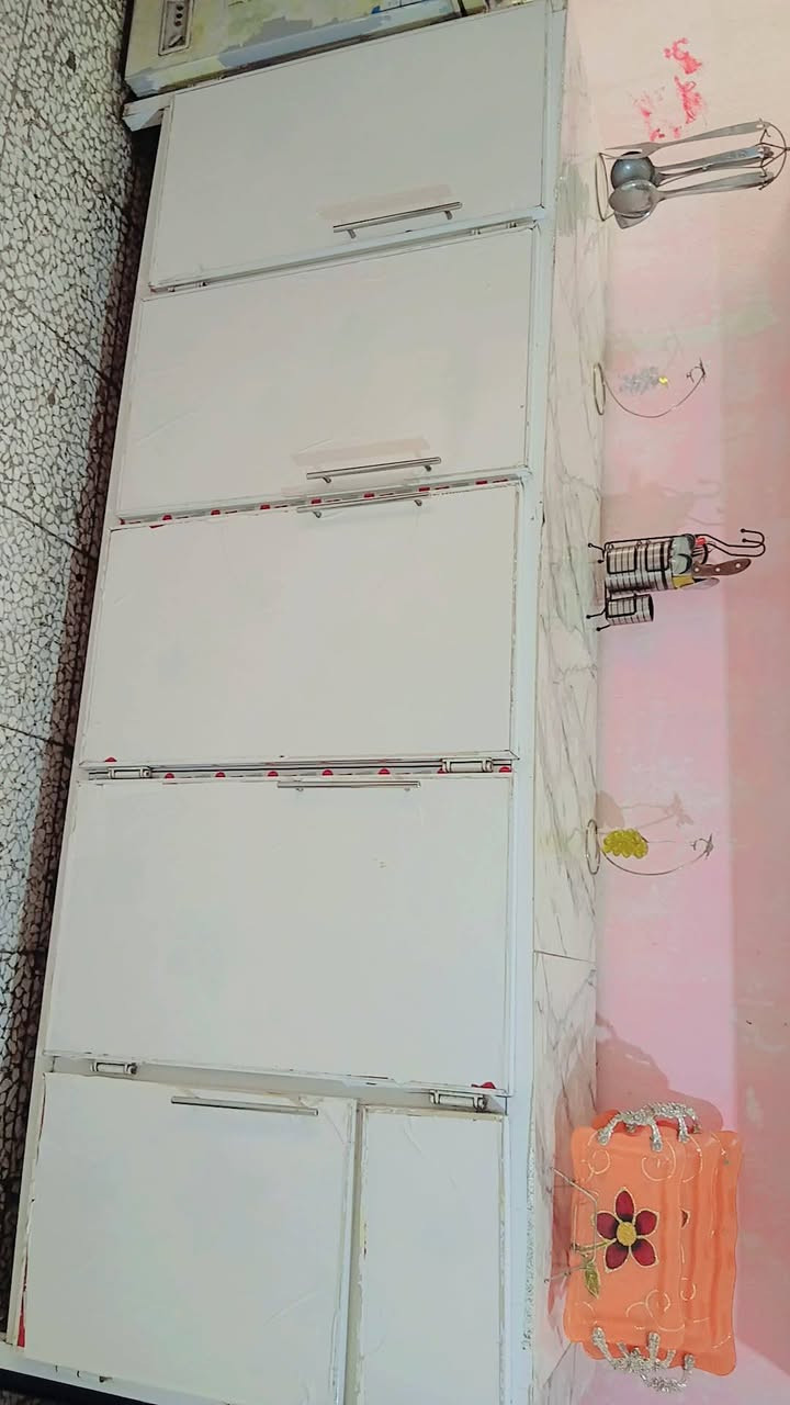 كاونتر للبيع مترين و٢٠ سم ٣ قطع لون الاصلي احمر هذا الابيض لاصق بي اضرار المجر يرادله سجه وبي خسف بلنص بلكاونتر من فوك الارضي مالته الجوه الملحق السعر ٢٠٠ وبي مجال بسيط


**إذا كنت صاحب هذا الإعلان وتريد حذفه لأي سبب، رجاءا أرسل رسالة إلى الدعم الفني**