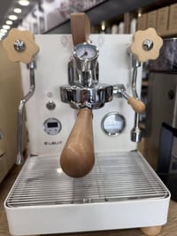 ليليت بيانكا • ماكينة قهوة • مستخدم نظيف