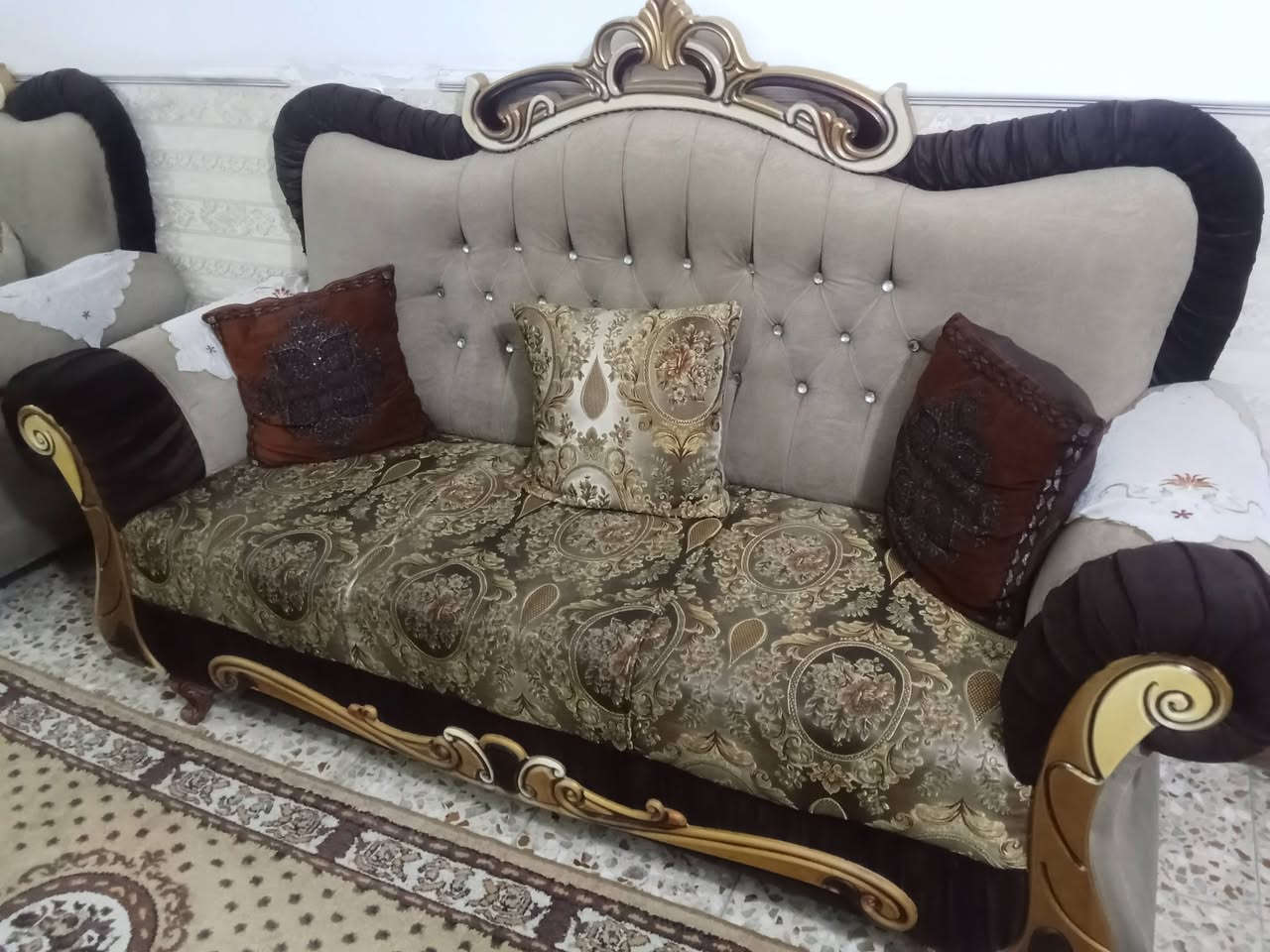 تخم ملكي شغل درجة اولى ضخم للاستفسار ***********
