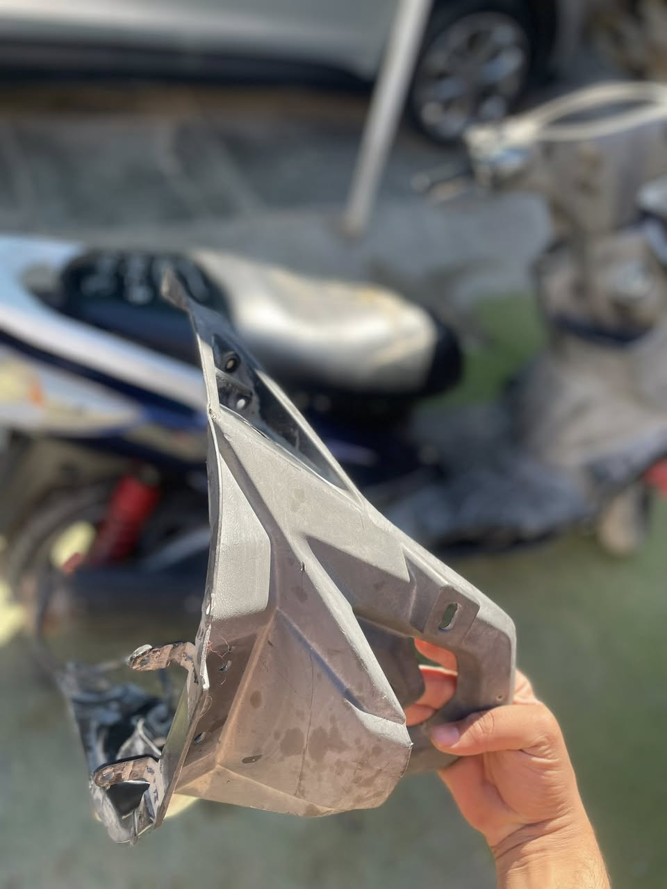 سلام عليكم ذيل وجاملق مال جيتي ار كدام العين واضح الذيل ويا اشاره تك شغاله طافيه ما ادري سعر الذيل 15/الف سعر الجاملق 5/الف بكاني الغزاليه هاذه رقمي متواجد واتساب ‭٠٧٧٦ ٥٧٣ ٨٣٧٣‬
