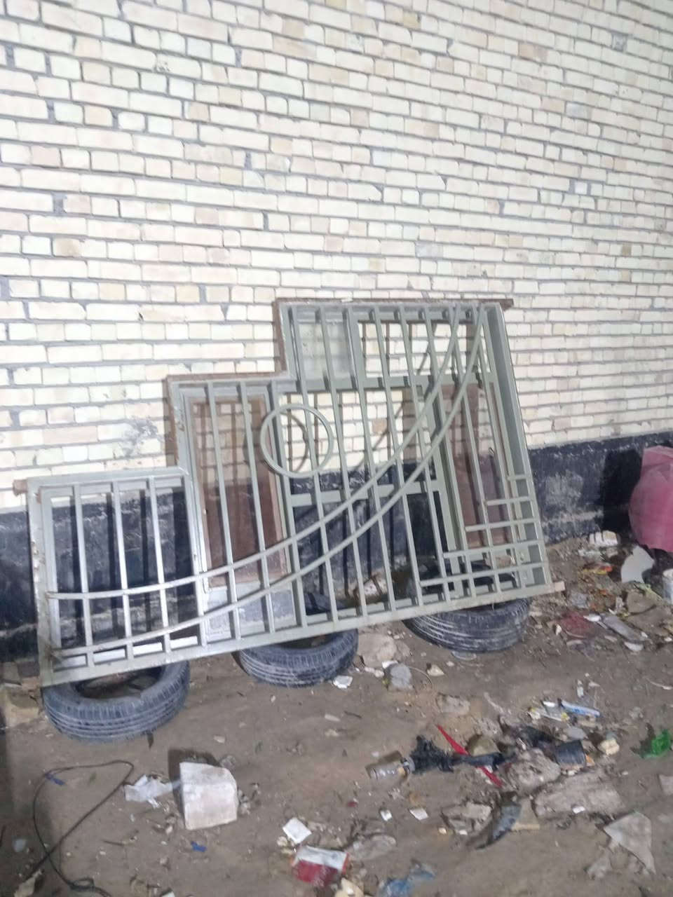 سلام عليكم شباك للبيع درجه اولا تفصال مكاني كربلاء السعر 100 بي مجال ***********
