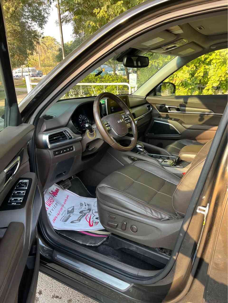 السلام عليكم 
KiA TELLURE,SX
مديل 2022
وارد امريكي 
حادث فقط جاملغ امامي الايسر 
فول مواصفات 
بصمه تشغيل  ,بصمة ابواب ,تشغيل عن بعد ,
فور ويل , سايد بريك بصمه ,حساس خلفي , حساس امامي , كشنات منفصل ,تبريد 3 قطع , كشن امامي خزن ,كامرات جانبي مع الاشاره ,كامره خلفيه , كامره اماميه ,مري شفط ,كشنات حار بارد ,  فول السياره بيهه باره بلباب السكن 
مكاني بغداد تريد تحول او وكاله اني حاضر رقم اربيل. محرك 3/8. السياره فوللل للاخير 
السعر 275 وبيهه مجال 
*********** بغداد, العراق
