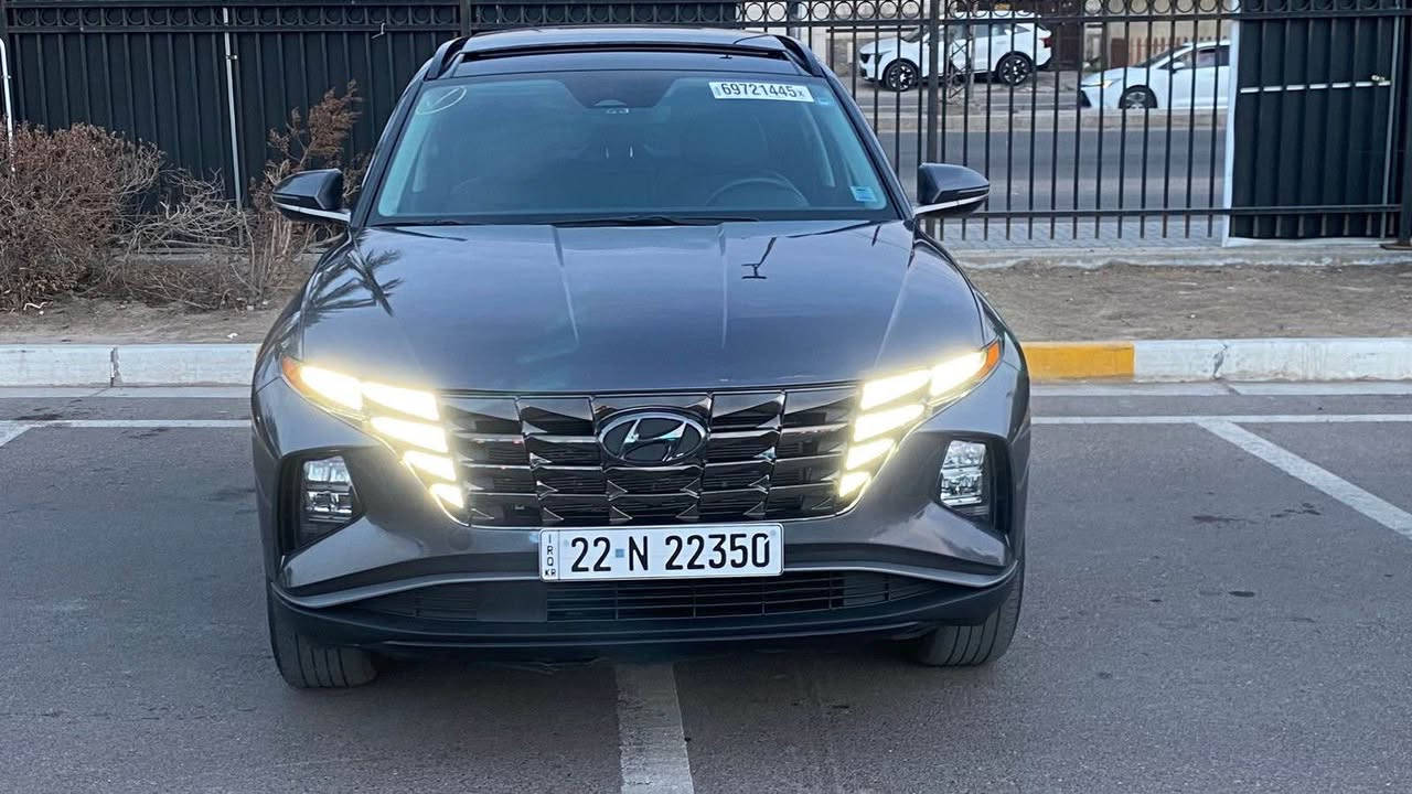 السلام عليكم ( للبيع فقط)*********** 
توسان موديل 2024 وارد امريكي فول بانوراما
لونها رصاصي
دخول وترقيم جديد ( رقم اربيل تحويل ثاني يوم)
بدون قطرة صبغ بدون تبديل بدون ايرباك
( حادثها فقط تعديل pdr بارد بحافة البنيد) 
الباقي كفاله عامه شرط السونار 
الموصفات فول واذكر جزء منها 
🔹بانوراما على طول السقف 
🔹كشنات جلد بالكامل + تدفئه
🔹كشن السائق كهرباء + هاند بريك بصمه
🔹بصمة تشغيل + بصمة ابواب + جنطه كهرباء 
🔹شاشه ايباد كبيره الحجم + تبريد شاشه
🔹محرك 2500 + انظمة متعدده للقياده
🔹تدفئة مقود + فول رادار 360 درجه
🔹اشاير بالمري + نقاط عمياء 
🔹ماشيه 19 الف وبعد مماشيه بالعراق
🔹للامانه السياره جديده جدا وبعدها بريحة الشركه ( جميع الايرباكات سليمه)
🔹السعر 206 
مكاني بغداد المنصور 🔹
*********** الرمادي, الأنبار
