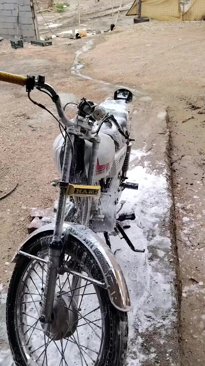 السلام عليكم
دراجه 4 گير للبيع دراجه نظيفه وحلوه 
المكينه نوع nms نمس من الكوت شادهه عليهه
المكينه بس دشالي ماتأثر وخير من الله مشيهه كلك كلك كلك رايدهه ب350 قفل قفل مو شراي لا تشلع گلبي 
مكاني سماوه حي الاسكان وهذه واتسابي ***********
