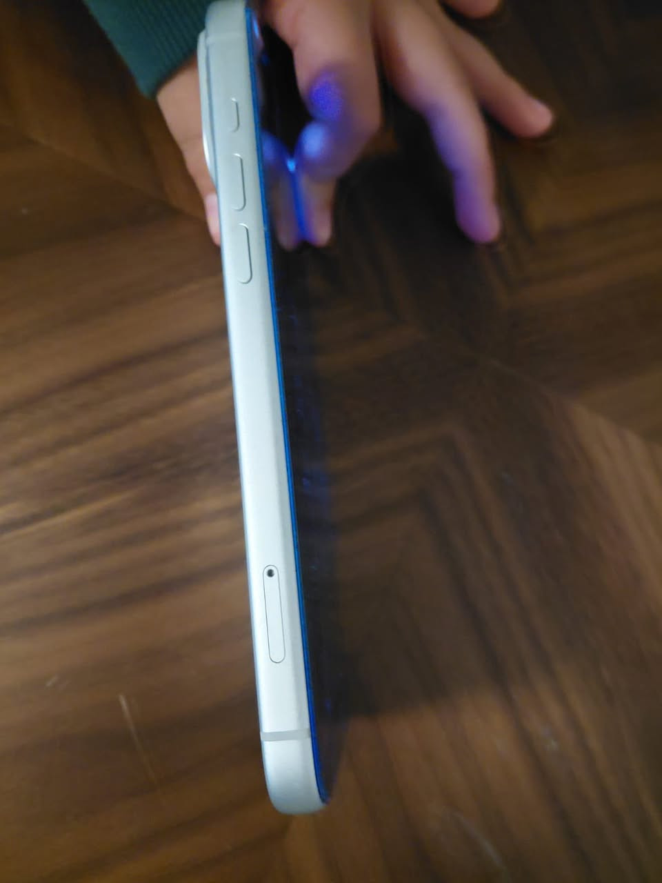 السلام عليكم
ايفون 17promax دبل شريحة فعلية ذاكرة 256 لون silver
نظيف جدا 100‎%‎
بطارية 99 
عدد الدورات 106
سعر البيع مليونين و100 وبي مجال بسيط
العنوان بغداد


**إذا كنت صاحب هذا الإعلان وتريد حذفه لأي سبب، رجاءا أرسل رسالة إلى الدعم الفني**