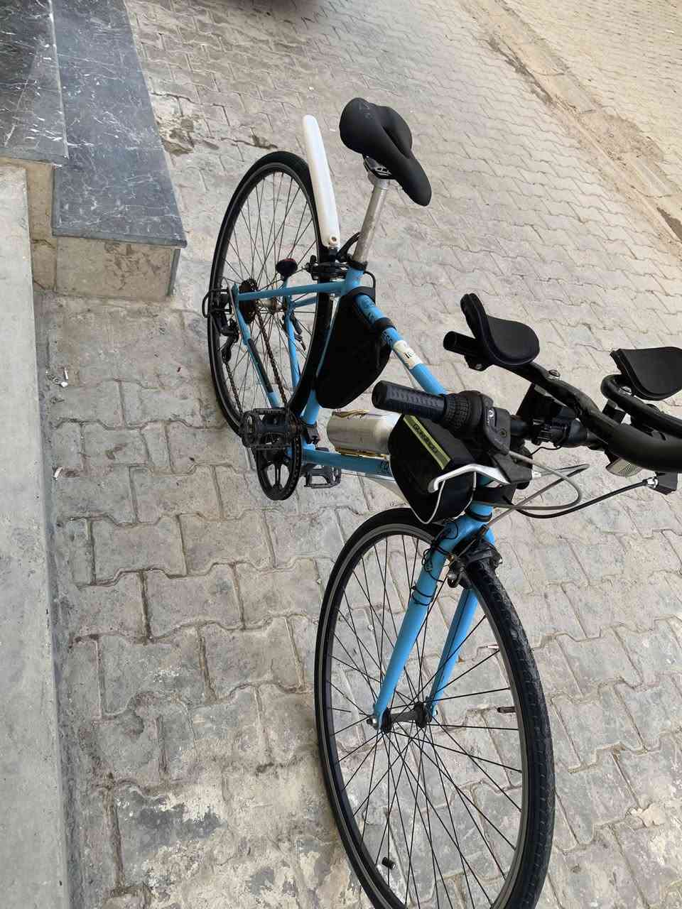 سلام عليكم بايسكل رياضي 700Cبايسل كل نقص ما بي نضيف رايده 115وبي مجال بسيط مكاني بغداد الحرية الي حب يتواصل ***********
